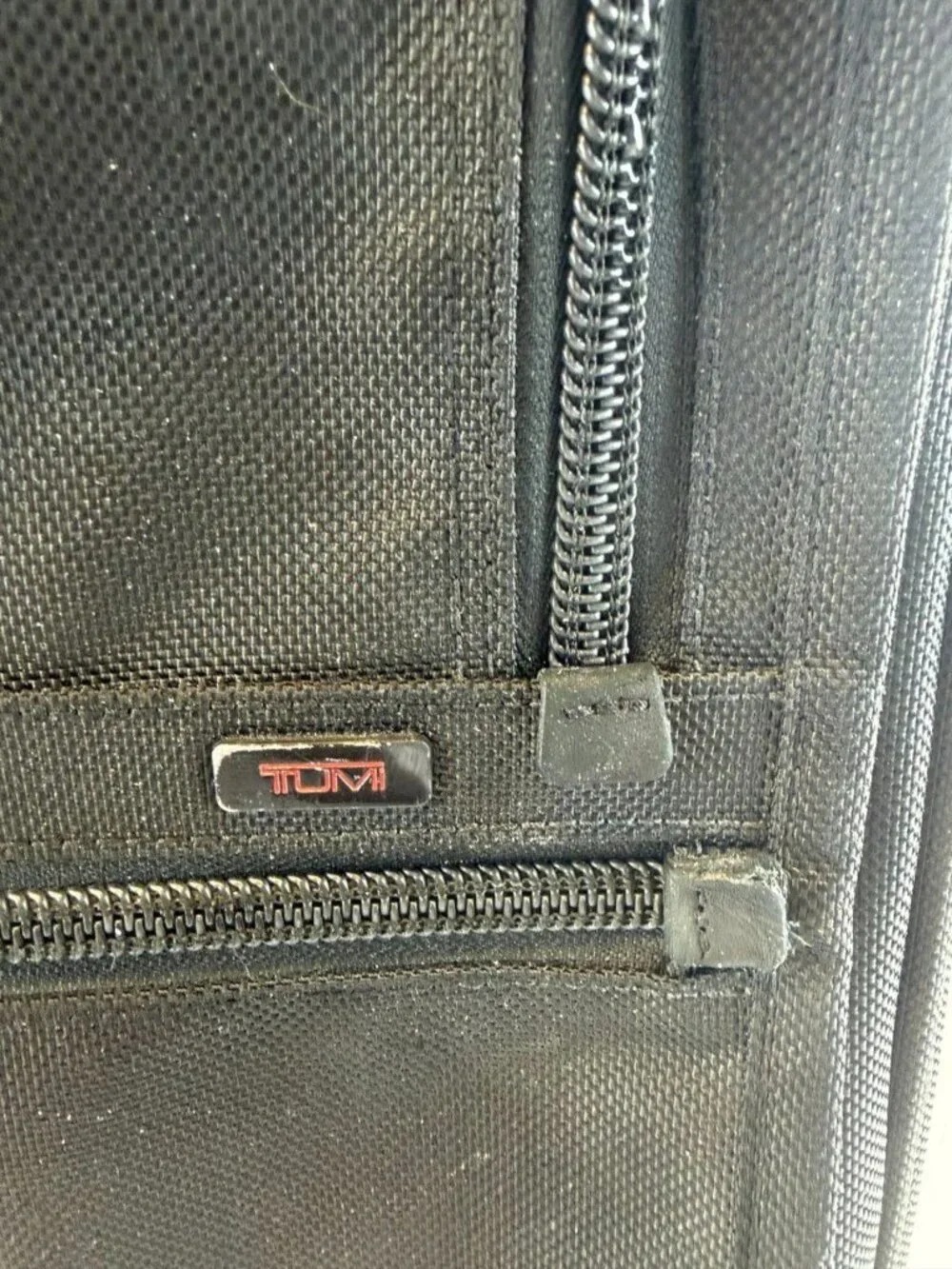 TUMI Black Nylon Alpha 2 Continental Carry On Suitcase 21